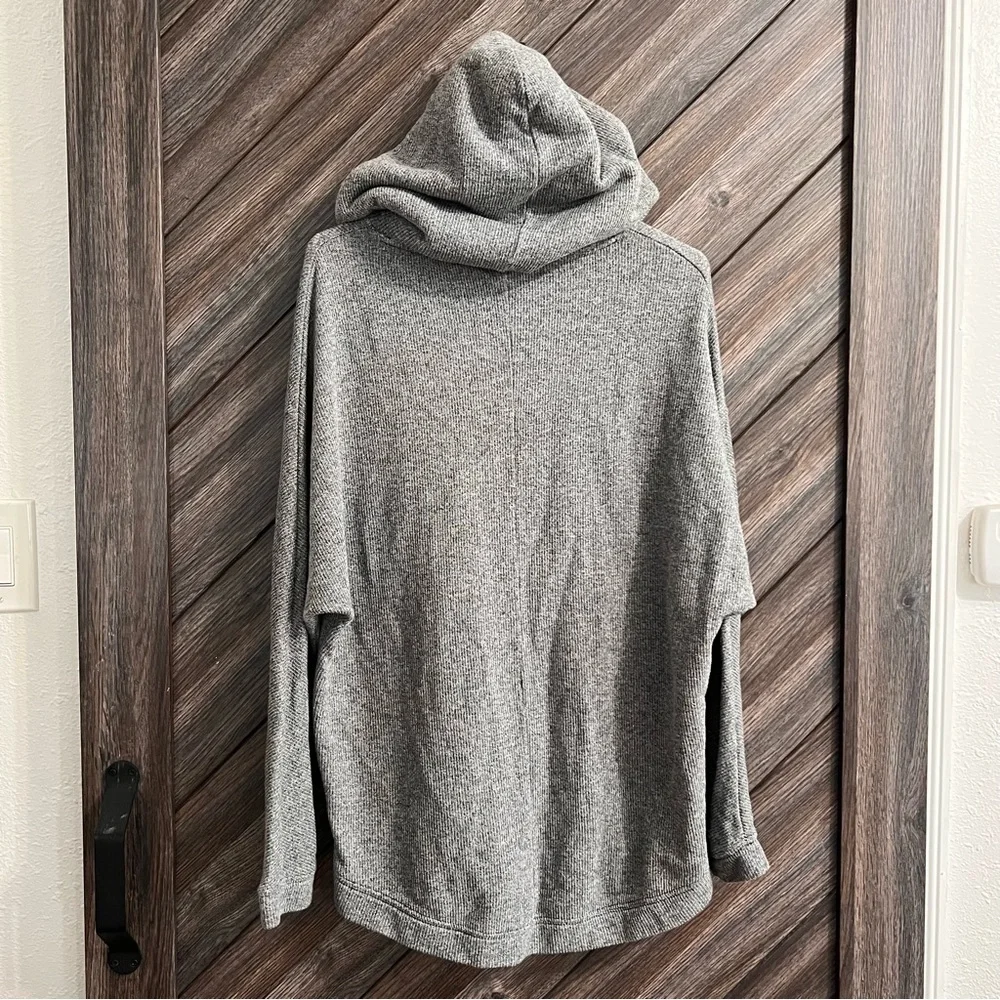 Old Navy Women’s Fleece Hoodie - Picture 3 of 4